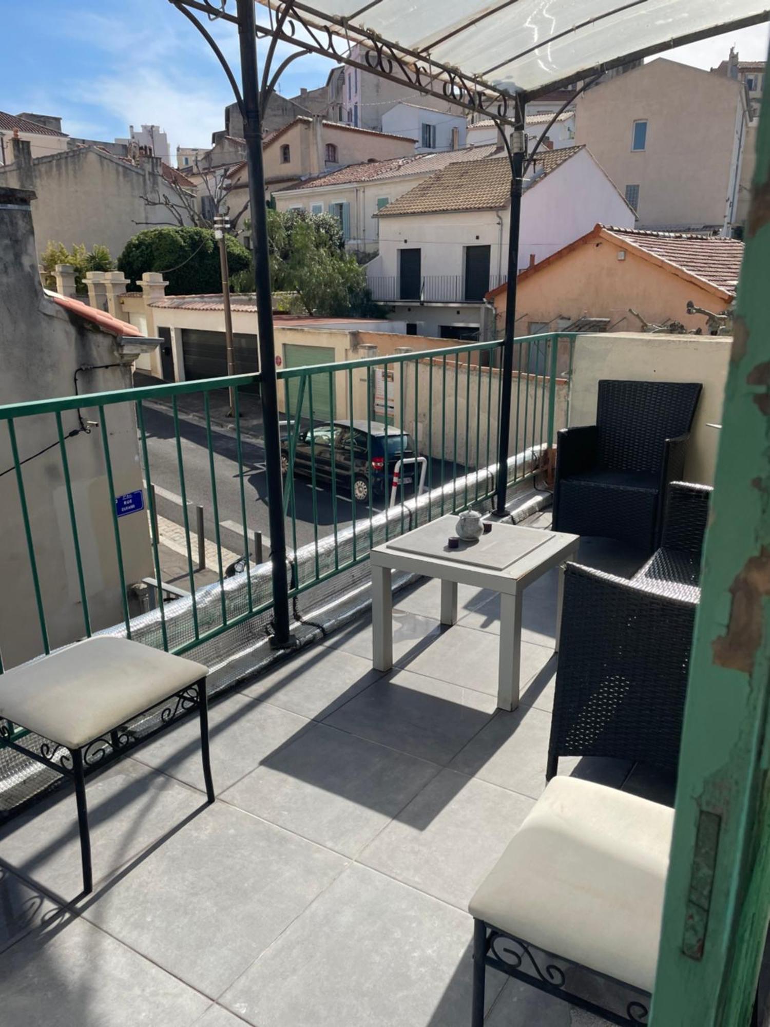 Stud Terras Ville Corniche 2 Pers Stat Gratuit Rue Modif Suivt Possib Et Accord Exclusif Marseille Exteriör bild