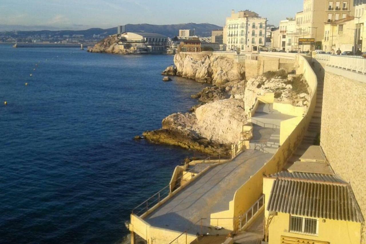 Stud Terras Ville Corniche 2 Pers Stat Gratuit Rue Modif Suivt Possib Et Accord Exclusif Marseille Exteriör bild